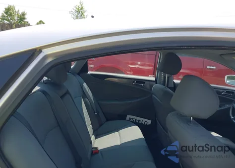 2011 Hyundai Sonata Hybrid z USA, uszkodzony, nr VIN KMHEC4A48BA017708